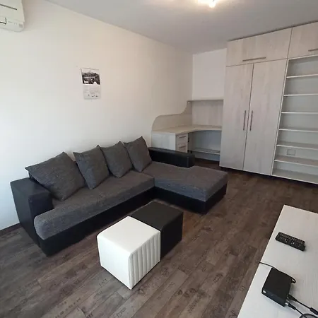 Mira Apartman *